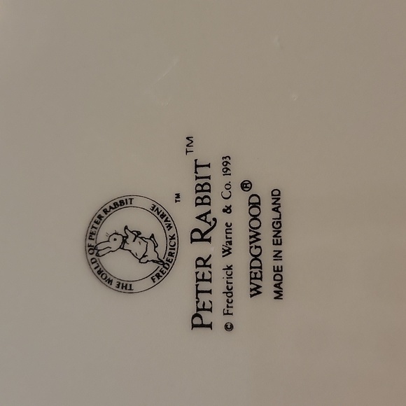 WEDGEWOOD Beatrix Potter's Peter Rabbit ABC Learning Plate - Picture 2 of 2